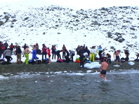 PLA31-18 Polar Plunge P3220008 © Oceanwide Expeditions.jpg © Oceanwide Expeditions.jpg