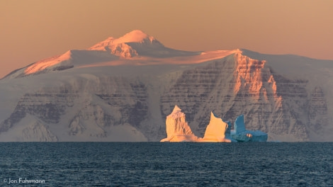 PLA17-18 Day 6 2018 09 23 Hurry Inlet, Ittoqqortoormiit_4026_SM-Oceanwide Expeditions.jpg