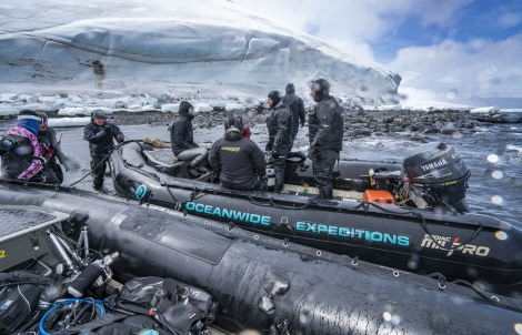 Check dive, Antarctica © Uli Kunz - Oceanwide Expeditions.jpg