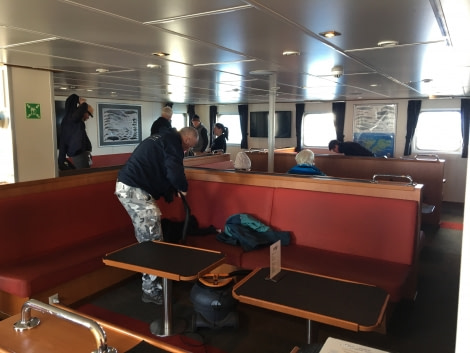 OTL21-18, 20181031_MiriamVermeij_cleaning2- Oceanwide Expeditions.jpg