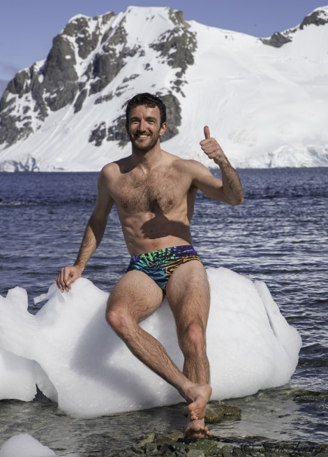 PLA26-19, 03 Feb- Polar plunge 1 - Oceanwide Expeditions.jpg