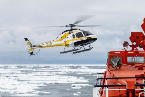 Helicopter transfer © rolf stange-oceanwide expeditions (10).jpg