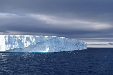 PLA30-19, DAY 7-17 MAR Tabular_Iceberg - Oceanwide Expeditions.JPG