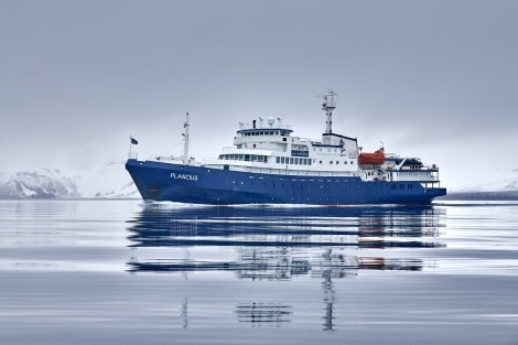 Deception Island; Antarctica; Plancius © Mike Louagie-Oceanwide expeditions (3).jpg