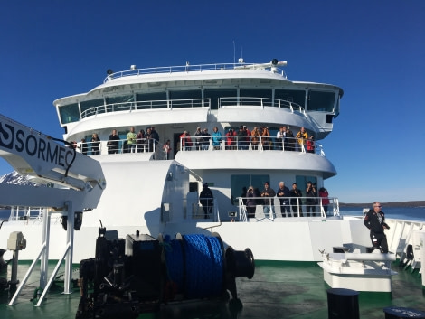 HDS05-19, DAY 02, MiriamVermeij-2206-watching belugas 3 - Oceanwide Expeditions.jpg