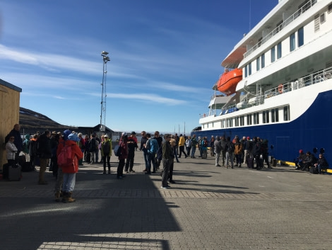 HDS05-19, DAY 01, MiriamVermeij-2106-boarding 4 - Oceanwide Expeditions.jpg