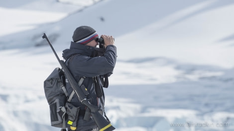 HDS06-19, DAY 02, Iain Rudkin - Guide - 29062019 - Oceanwide Expeditions.jpg