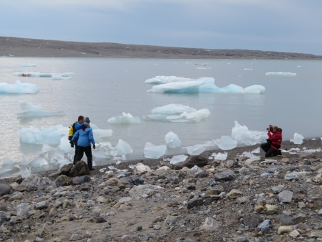 HDS06-19, DAY 04, MiriamVermeij-0107-People and ice - Oceanwide Expeditions.jpg