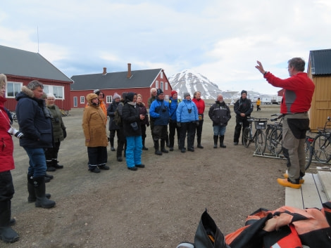 HDS06-19, DAY 05, MiriamVermeij-0207-Dutch polar station - Oceanwide Expeditions.jpg