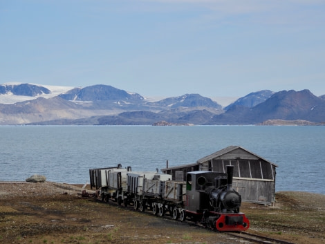 HDS09-19 DAY 02 Cornejo-Train Ny-Alesund - Oceanwide Expeditions.jpg