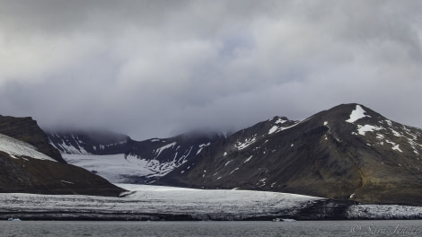 HDS08-19 DAY 08_Glacier-2 -Oceanwide Expeditions.jpg