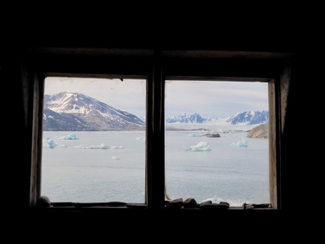 HDS09-19 DAY 03 Cornejo-Texas Bar window view - Oceanwide Expeditions.jpg