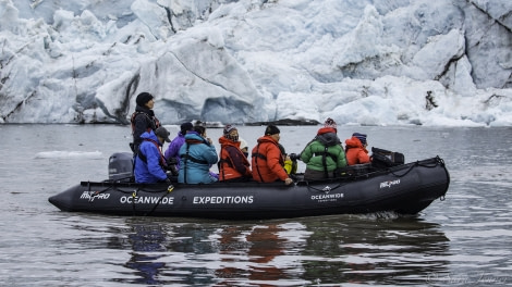 HDS08-19 DAY 08_Glacier 90 -Oceanwide Expeditions.jpg