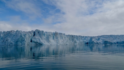 HDS08-19 DAY 04_meikesjoer-monacobreen -Oceanwide Expeditions.jpg