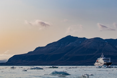 HDS11-19 DAY 02 Pippalow-0313 -Oceanwide Expeditions.jpg