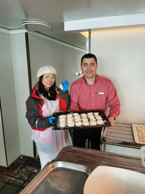 HDS24-19 Dumplings1 -Oceanwide Expeditions.jpg