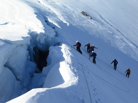 Mountaineering © Mal Haskins - Oceanwide Expeditions.jpg