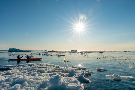 Spitsbergen kayaking © Zoutfotografie-Oceanwide Expeditions.jpg