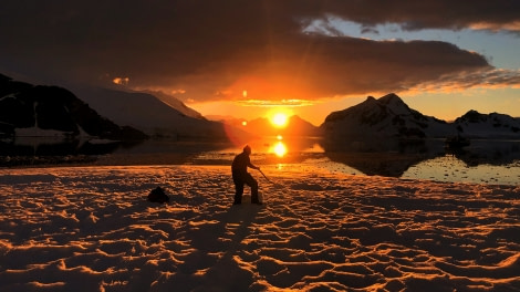 Camping bivy bags, Antarctica open air © Rustyn Mesdag - Oceanwide Expeditions (15).JPG