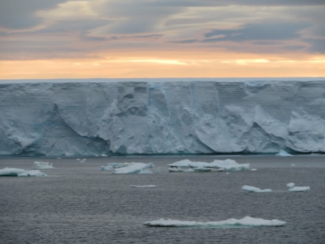 Weddell Sea scenery © Sanneke van der Sanden - Oceanwide Expeditions.jpg