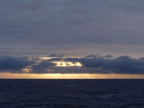 OTL28-20, 24 Feb, Sunset, Victoria Salem - Oceanwide Expeditions.jpg