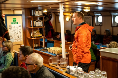 Rembrandt van Rijn, dining area © Jurriaan Hodzelmans - Oceanwide Expeditions (1).jpg