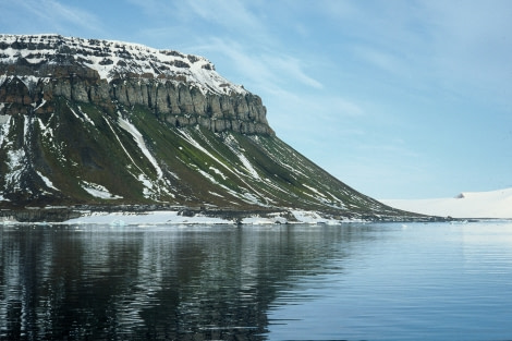 Cape Flora on Northbrook Island © Ko de Korte - Oceanwide Expeditions (1).JPG Cape Flora on Northbrook Island © Ko de Korte - Oceanwide Expeditions (1).JPG