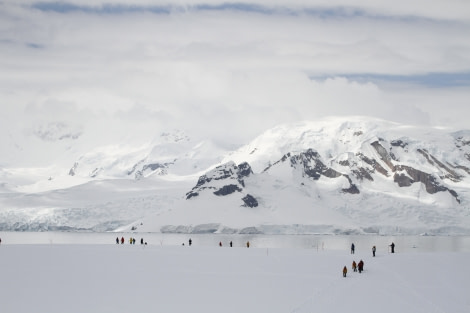 HDS23-21, Day 7, Portal point, landing © Felicity Johnson - Oceanwide Expeditions.JPG