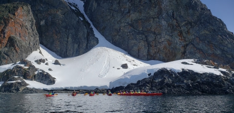 HDS24-21_Kayaking, Cuverville_20211229_145629 © Oceanwide Expeditions.jpg