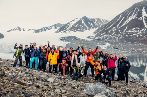 HDS03-22, Day 7, group of guests, St. Jonsfjorden © Juan Martin Berenstein - Oceanwide Expeditions.jpg