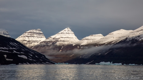 HDS10X22, Day 9, Vikingebugt 3 © Sara Jenner - Oceanwide Expeditions.jpg