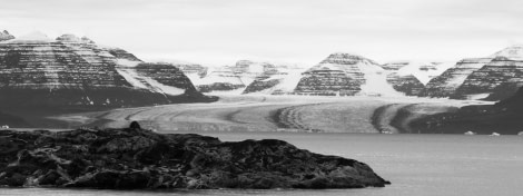 HDS10X22, Day 9, Day 9 Danemark O glacier monochrome long © Unknown photographer - Oceanwide Expeditions.JPG