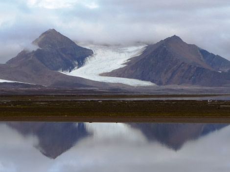 HDS10X22, Day 15, mountain reflection © Unknown photographer - Oceanwide Expeditions.JPG