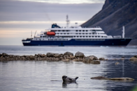 HDS11X22, Day 2, Waggonwaybreen (3) © Laura Mony - Oceanwide Expeditions.jpg