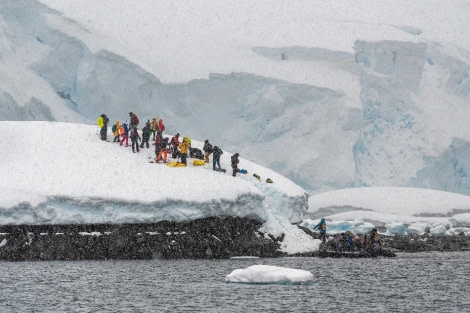 HDS22-22, Day 4 © Unknown Photographer - Oceanwide Expeditions.jpg