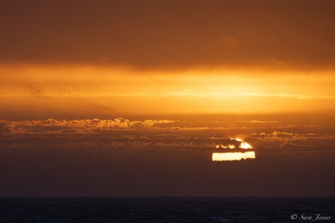 OTL25-23,  Day 5 Sunset 2 © Sara Jenner - Oceanwide Expeditions.jpg