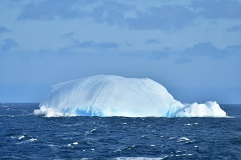 OTL25-23,  Day 15 Nice ice © Unknown Photographer - Oceanwide Expeditions.JPG