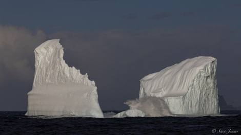 OTL27-23, Day 3, First Ice Berg © Sara Jenner - Oceanwide Expeditions.jpg