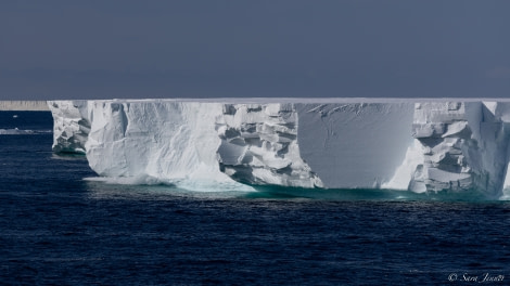 OTL27-23, Day 17, Ice shelf 15 © Sara Jenner - Oceanwide Expeditions.jpg