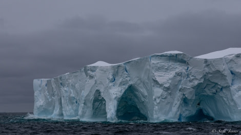 OTL28-23, Day 18, iceberg 2 © Sara Jenner - Oceanwide Expeditions.jpg