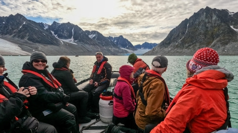 HDS10x23, Day 3, Passengers on zodiac © Unknown photographer - Oceanwide Expeditions.jpg