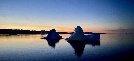 PLA12-23, Day 12, Glaciers in the evening ©_Pierre_Gallego_-_Oceanwide_Expeditions.jpg