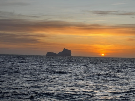 HDS21-23, Day 14, Sunset © Unknown photographer - Oceanwide Expeditions.jpg
