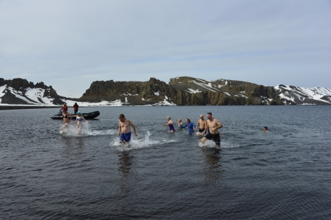 OTL22-23, Day 8, Polar Plunge © Gary Miller - Oceanwide Expeditions.JPG