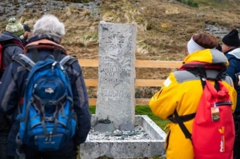 PLA23-23, Day 10, Shackleton's grave © Unknown photographer - Oceanwide Expeditions.jpg