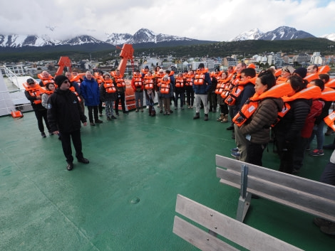 OTL24-23, Day 1, Briefing © Andy Perkins Mountain Guide - Oceanwide Expeditions.JPG