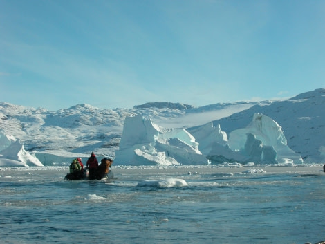 © Florian Piper, zodiac cruise Scoresbysund.JPG