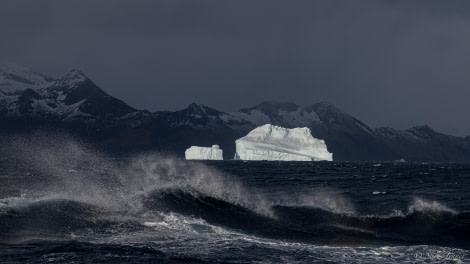 HDS25-24, Day 8, Rough seas 2 © Sara Jenner - Oceanwide Expeditions.jpg