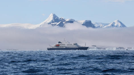 Hondius, Antarctica © Marcel Paul - Oceanwide Expeditions.jpeg