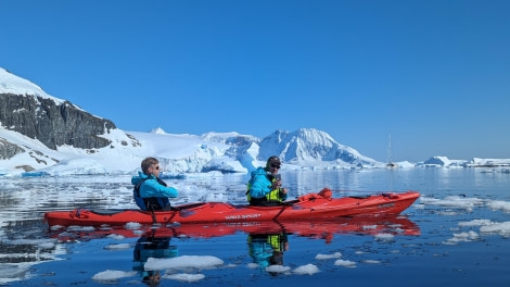 OTL26-24, Day 6, Kayaking © Zet Freiburghaus - Oceanwide Expeditions.jpg